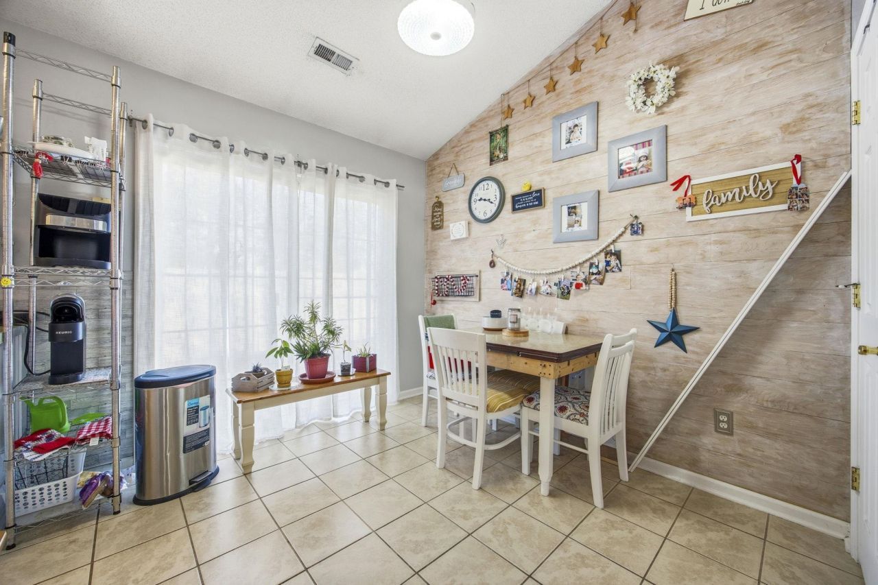 125 Marsh Rabbit Dr. Photo 8