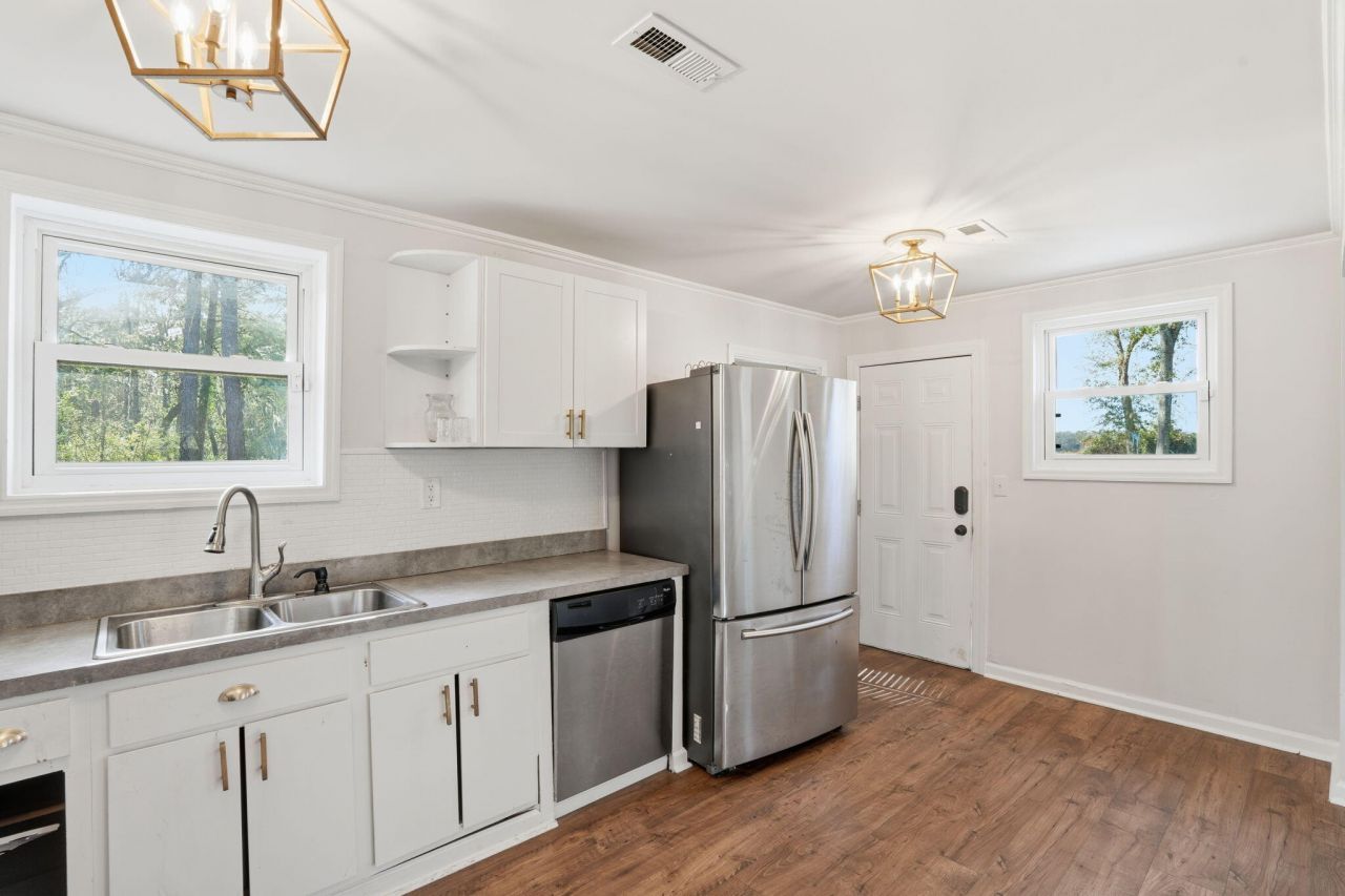 1733 Etheridge Road Photo 12