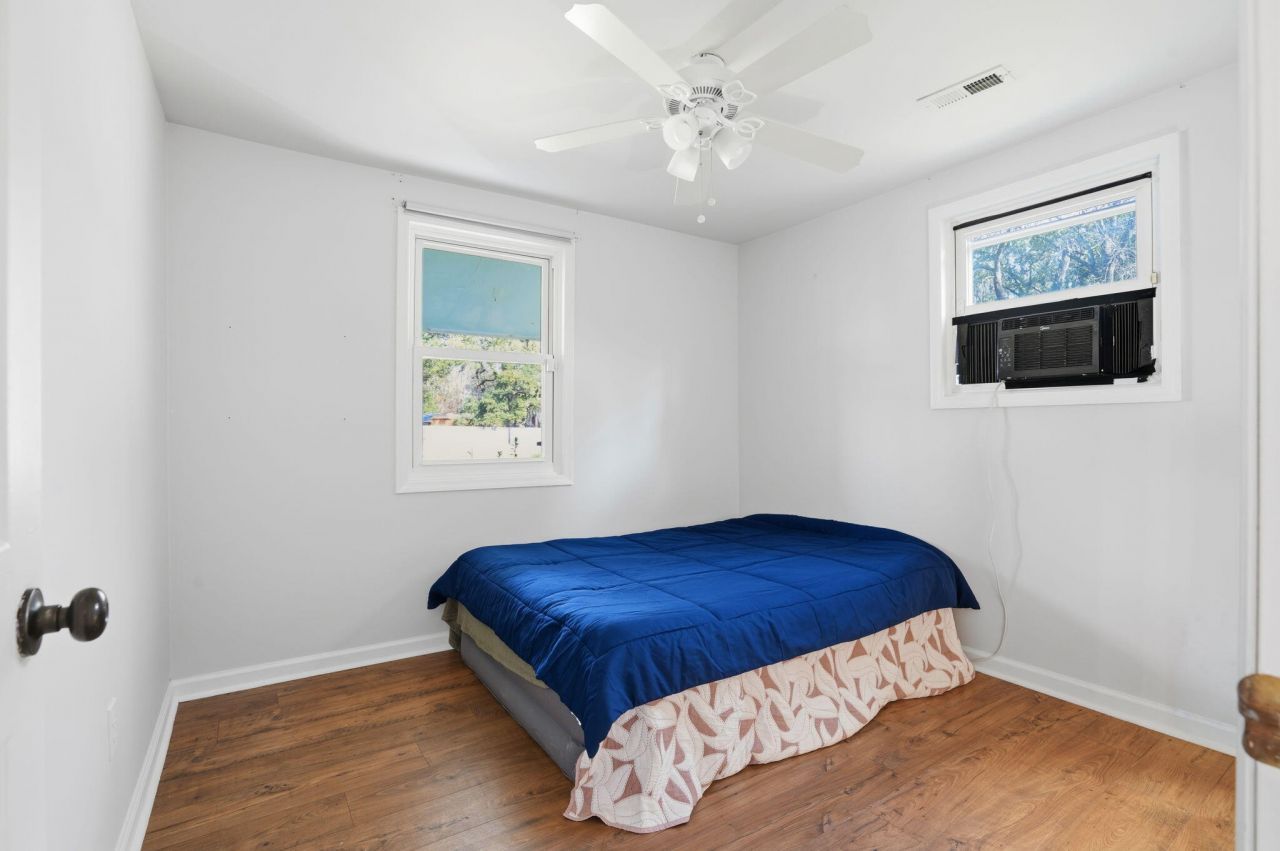 1733 Etheridge Road Photo 14