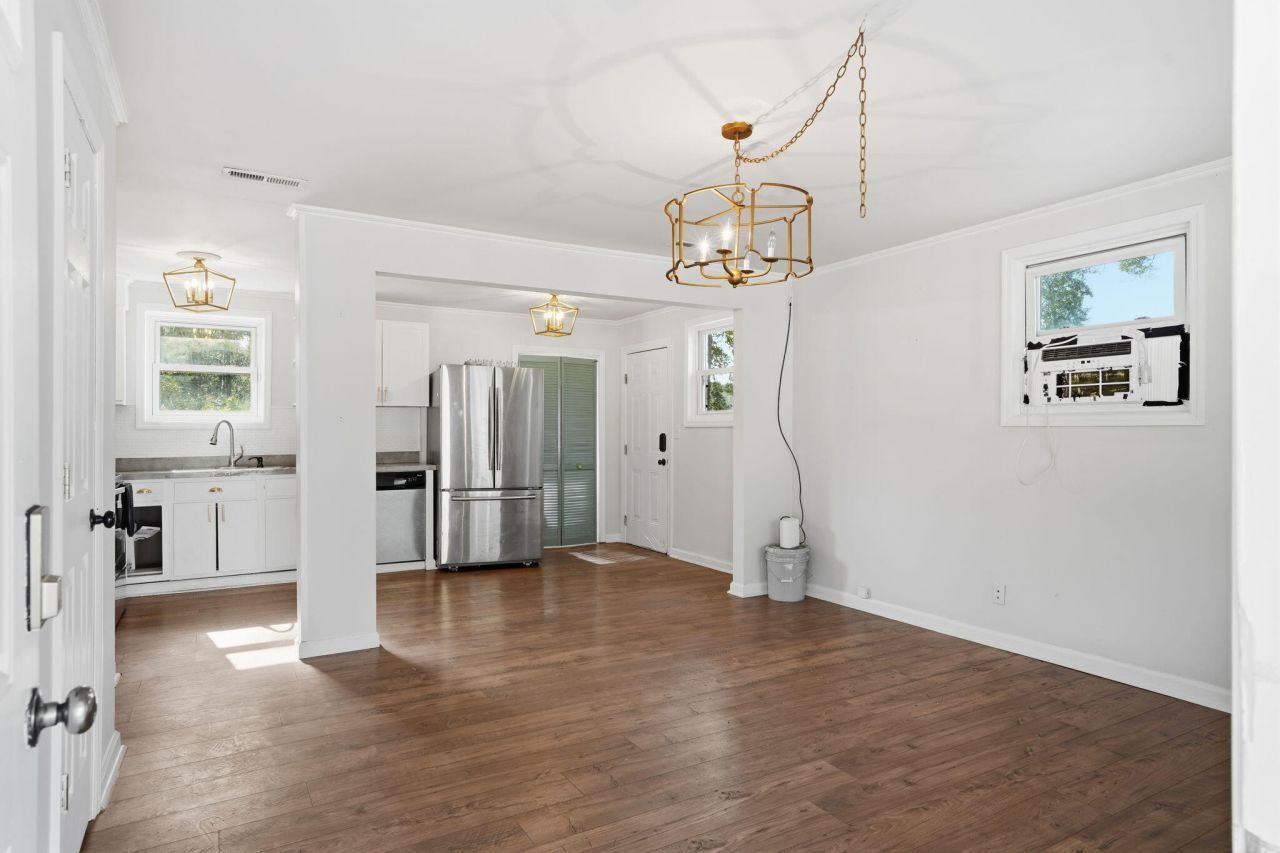 1733 Etheridge Road Photo 5