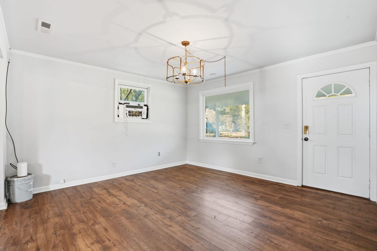 1733 Etheridge Road Photo 7