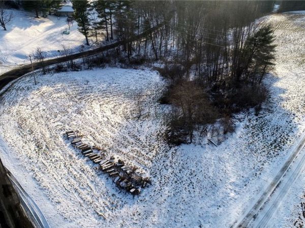 Haught Road, Cambridge, OH 43725