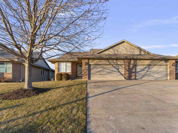 5040 55th Avenue, Bettendorf, IA 52722