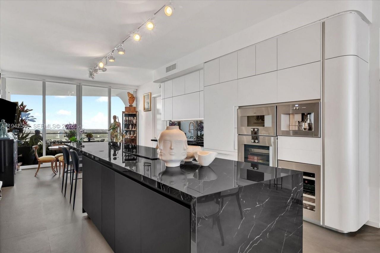 16901 Collins Ave, Unit 3803, Sunny Isles Beach, FL 33160 Photo