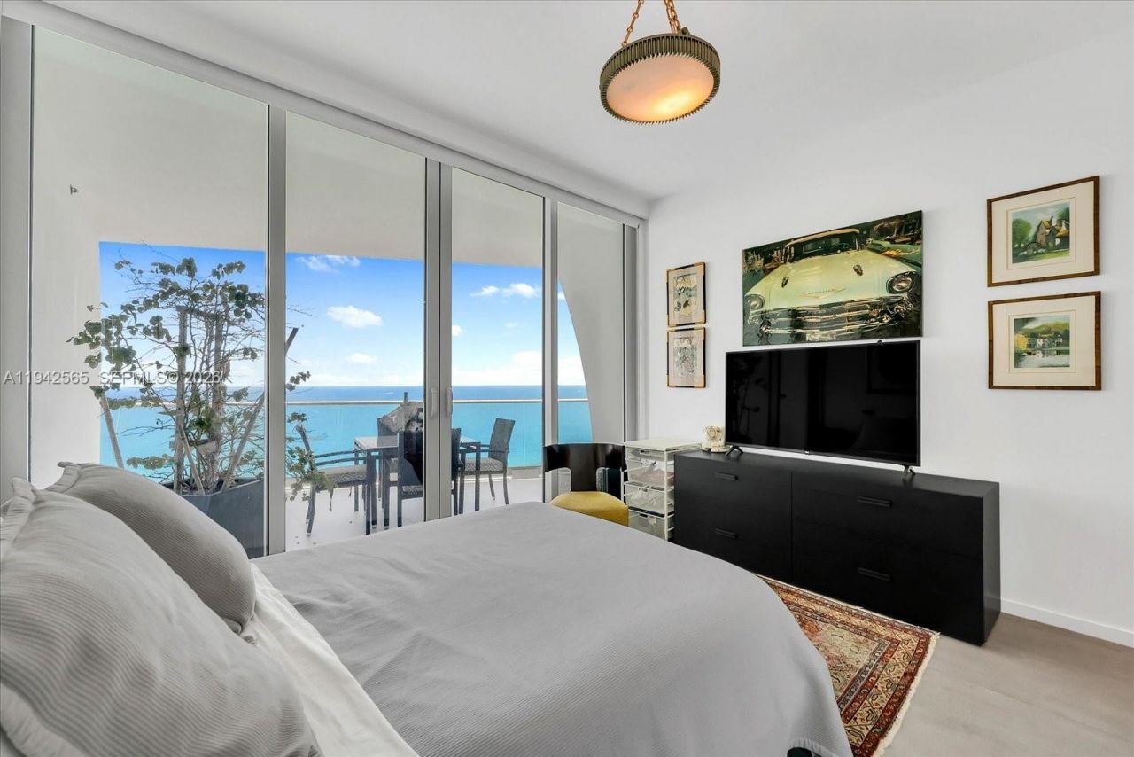 16901 Collins Ave, Unit 3803, Sunny Isles Beach, FL 33160 Photo