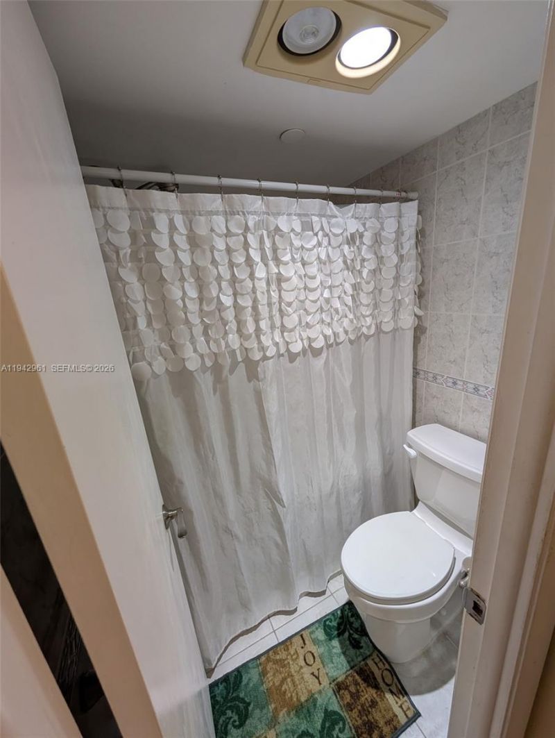 900 Saint Charles Pl , Unit L6, Pembroke Pines, FL 33026 Photo