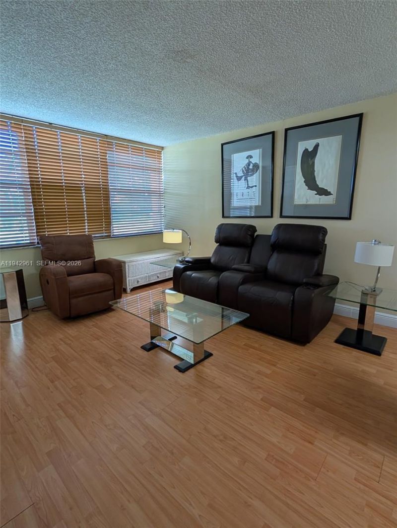 900 Saint Charles Pl , Unit L6, Pembroke Pines, FL 33026 Photo