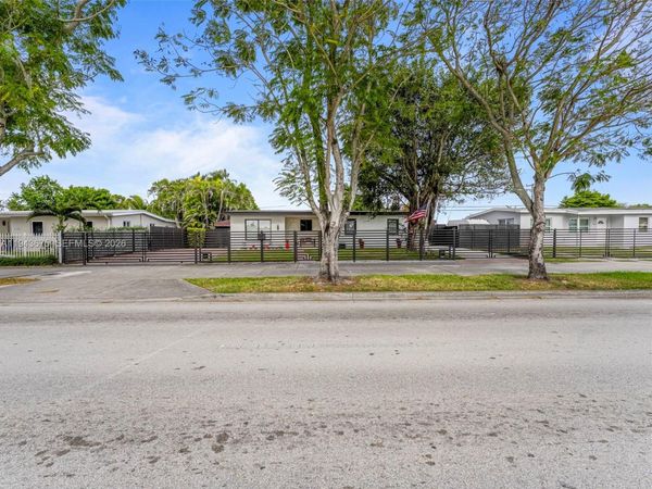 11415 SW 56th St , Miami, FL 33165