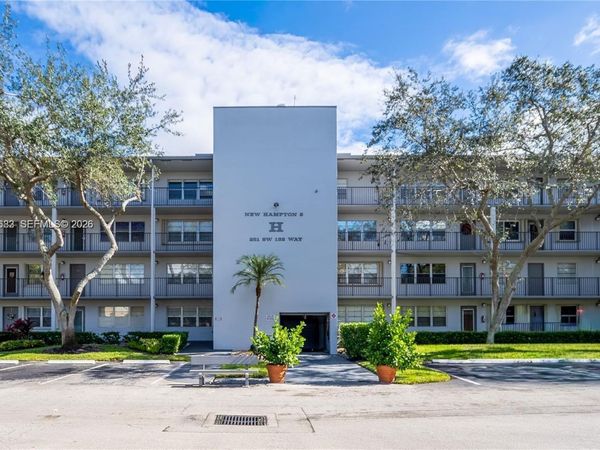 251 SW 132nd Way, Unit 117H, Pembroke Pines, FL 33027