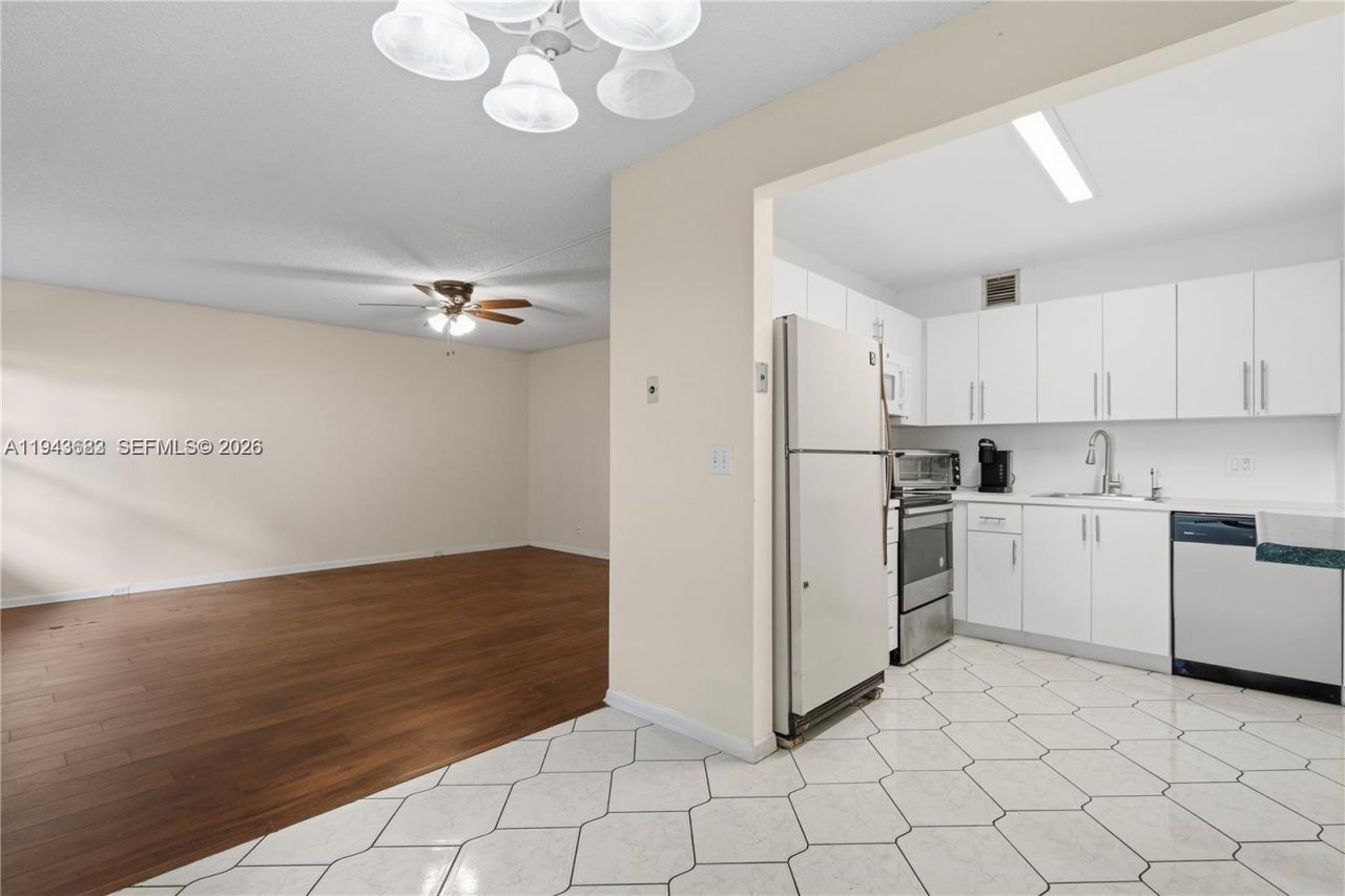 251 SW 132nd Way, Unit 117H, Pembroke Pines, FL 33027 Photo