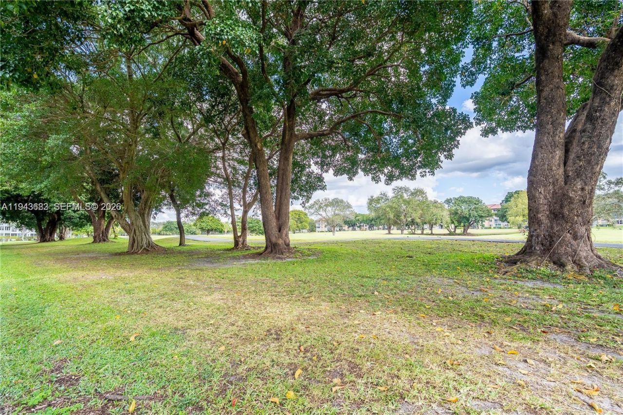 251 SW 132nd Way, Unit 117H, Pembroke Pines, FL 33027 Photo