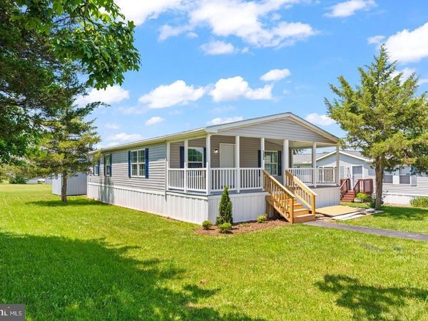 300 DEAN STREET, ELIZABETHTOWN, PA 17022