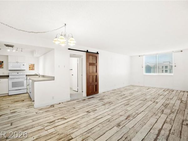 3930 University Center Drive , Unit 409, Las Vegas, NV 89119