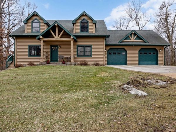 2228 Hendershot Road NE, North Liberty, IA 52317
