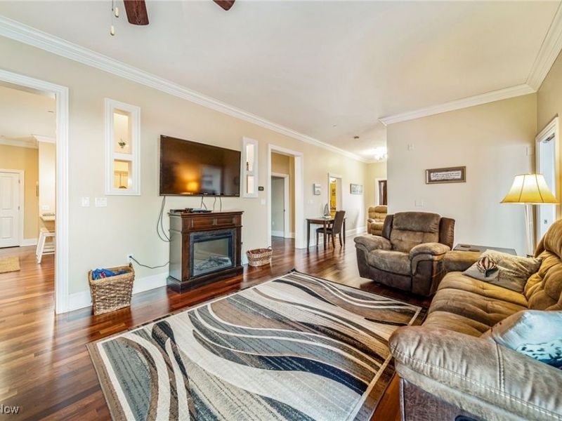 4699 Lake Rd, Unit 401, Geneva on the Lake, OH 44041 Photo 15