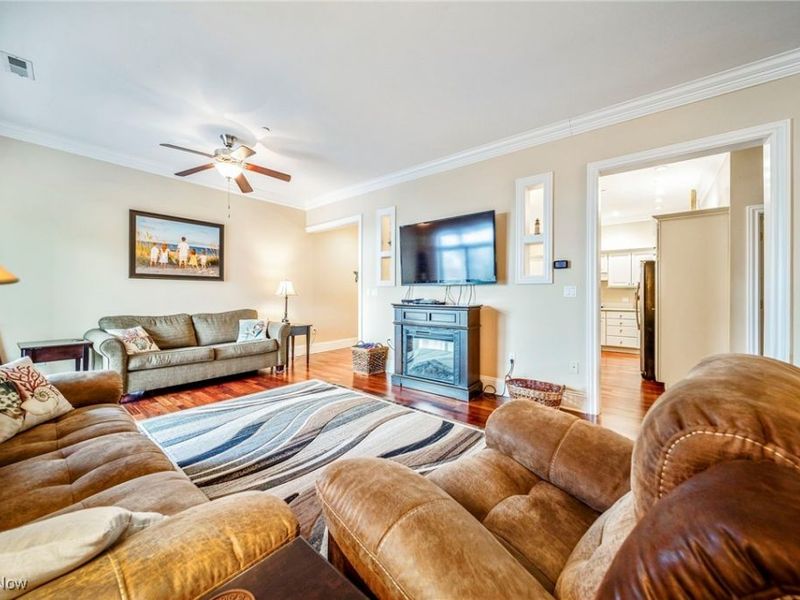 4699 Lake Rd, Unit 401, Geneva on the Lake, OH 44041 Photo 16