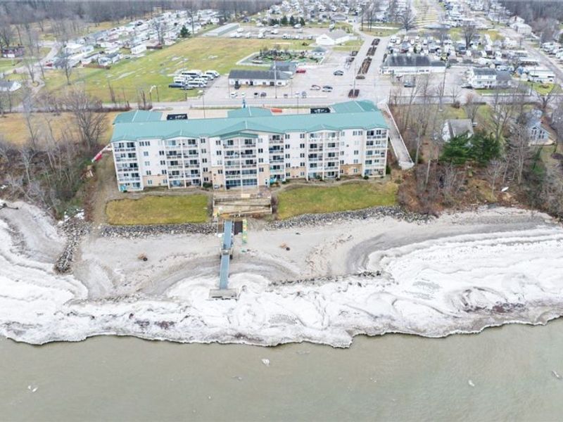 4699 Lake Rd, Unit 401, Geneva on the Lake, OH 44041 Photo 5