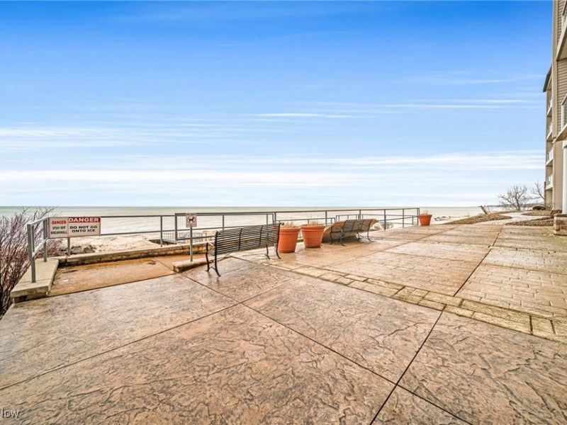 4699 Lake Rd, Unit 401, Geneva on the Lake, OH 44041 Photo 8