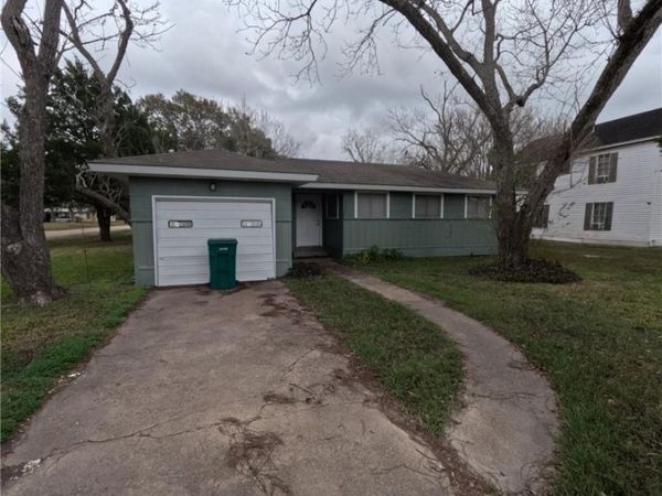 218 N 4th , Ganado, TX 77962