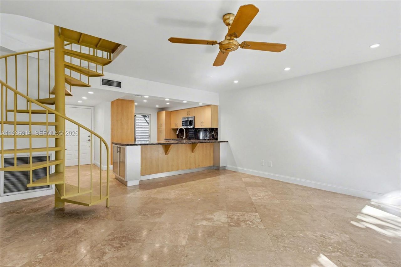 523 NE 38th St, Unit 6, Miami, FL 33137 Photo