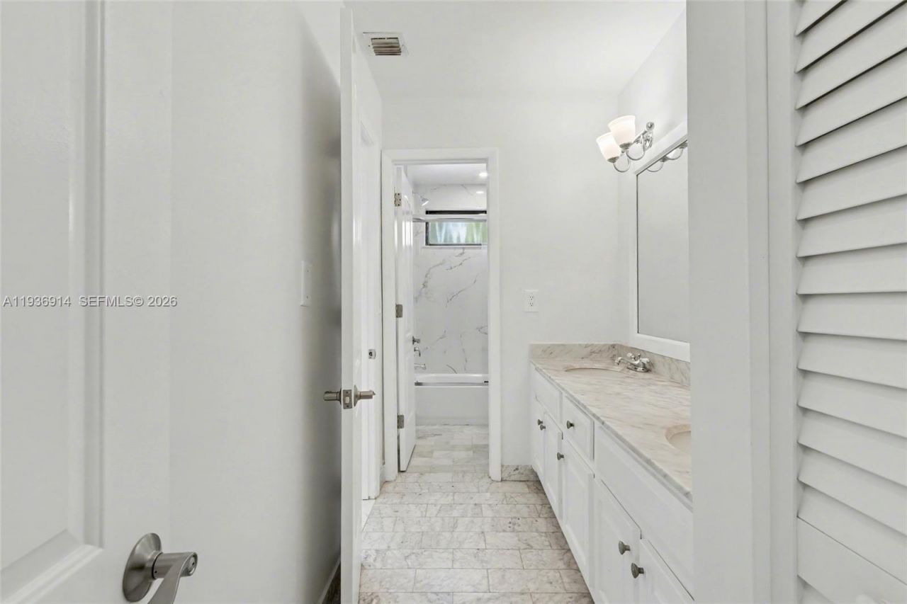 523 NE 38th St, Unit 6, Miami, FL 33137 Photo