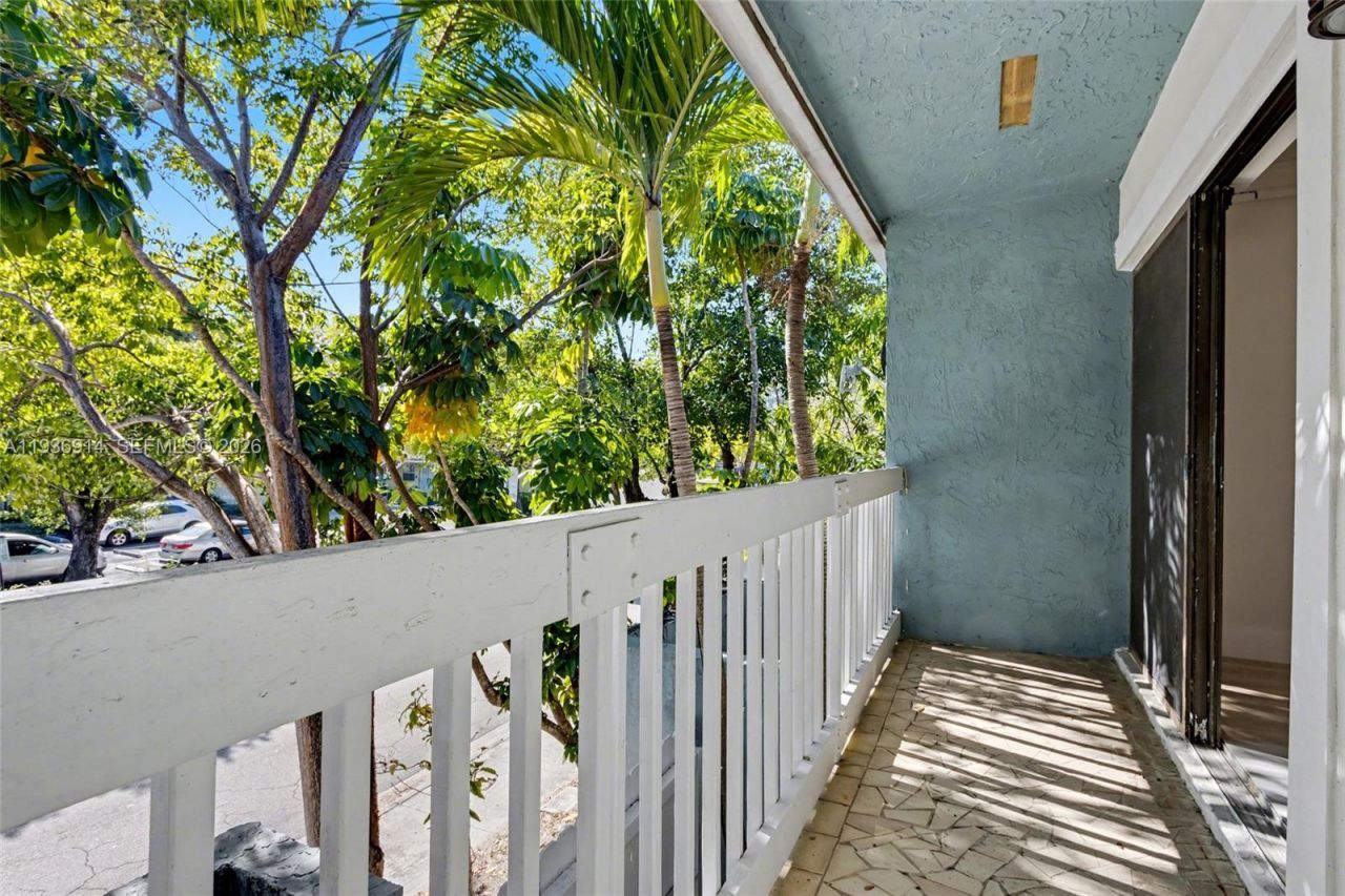 523 NE 38th St, Unit 6, Miami, FL 33137 Photo