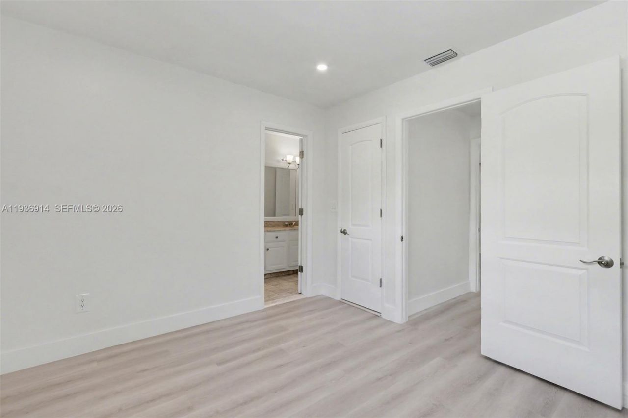 523 NE 38th St, Unit 6, Miami, FL 33137 Photo