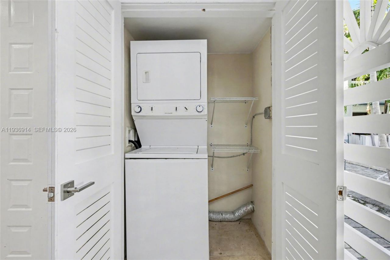 523 NE 38th St, Unit 6, Miami, FL 33137 Photo