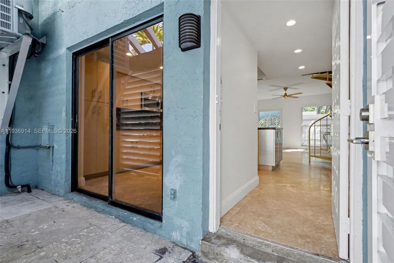 523 NE 38th St, Unit 6, Miami, FL 33137 Photo