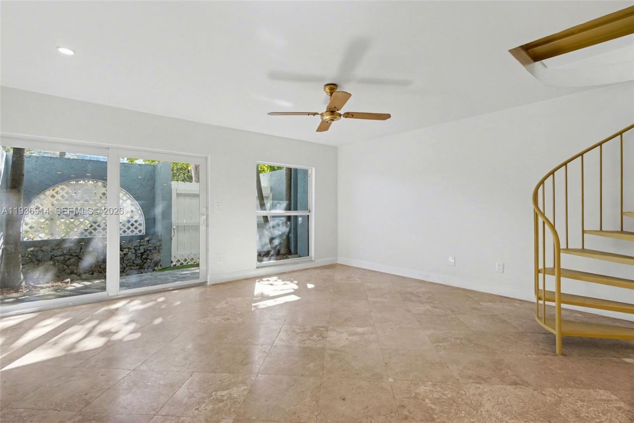 523 NE 38th St, Unit 6, Miami, FL 33137 Photo