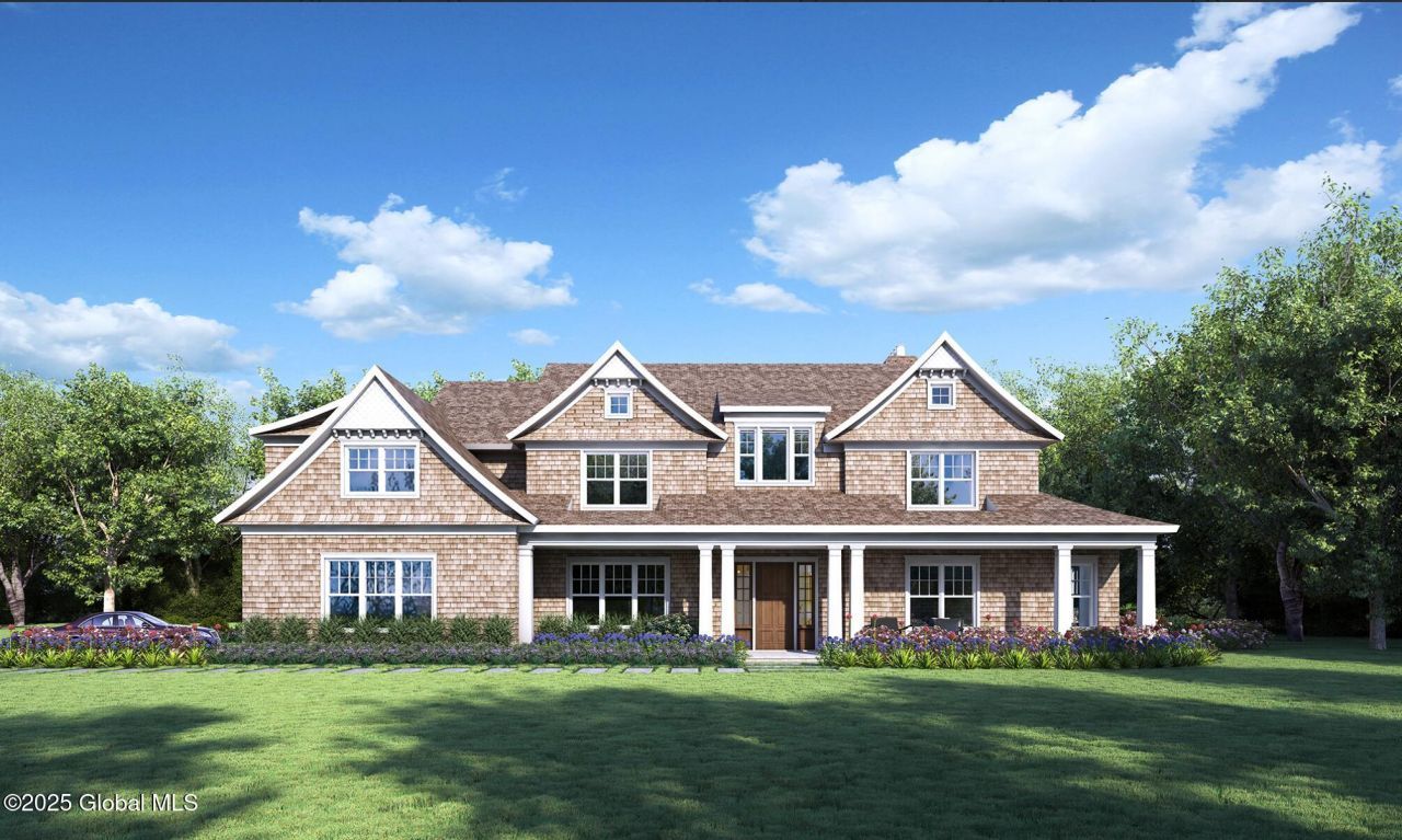 31 Aurora Avenue, Saratoga Springs, NY 12866 Main Photo