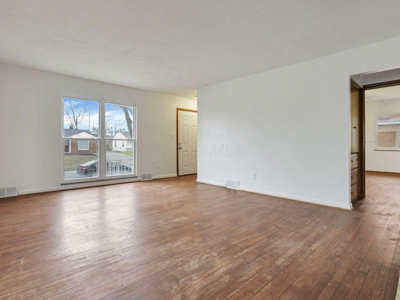 2692 Regina Avenue, Columbus, OH 43204 Photo 9