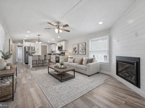 8 CHEROKEE LANE, HONEY BROOK, PA 19344