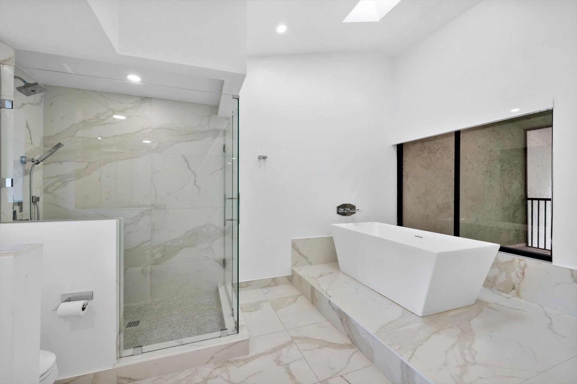 19986 NE 5th Court, Unit 4D, Miami, FL 33179 Photo