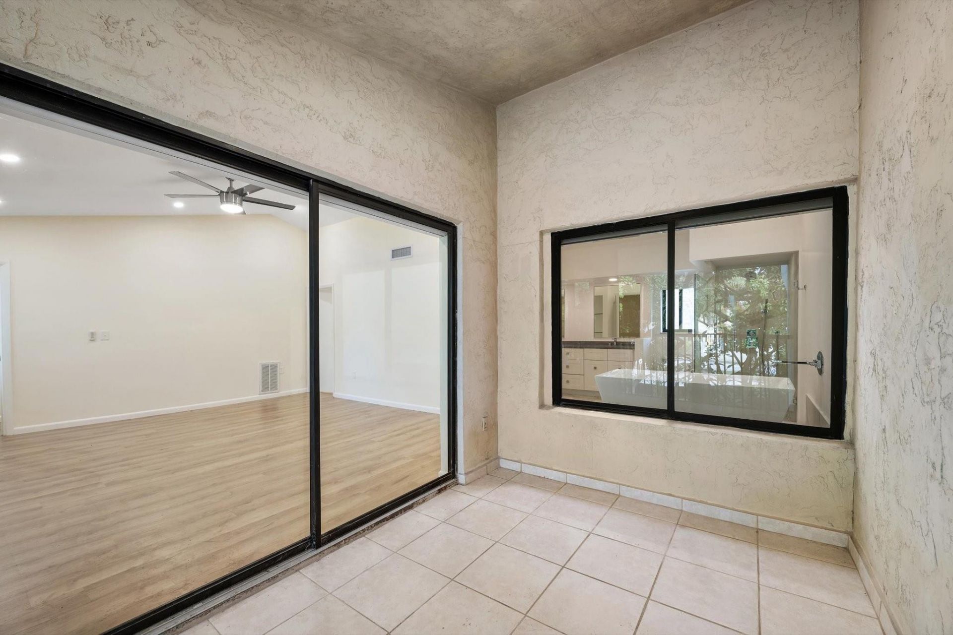 19986 NE 5th Court, Unit 4D, Miami, FL 33179 Photo