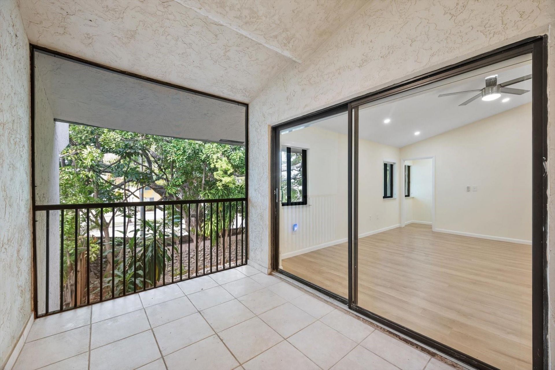 19986 NE 5th Court, Unit 4D, Miami, FL 33179 Photo