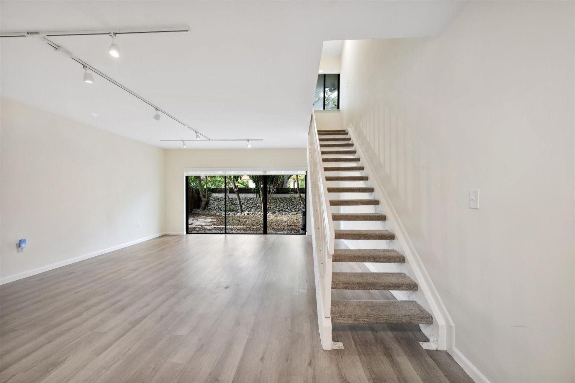 19986 NE 5th Court, Unit 4D, Miami, FL 33179 Photo