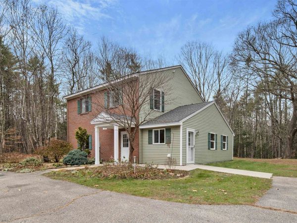 454 Calef Highway, Lee, NH 03861