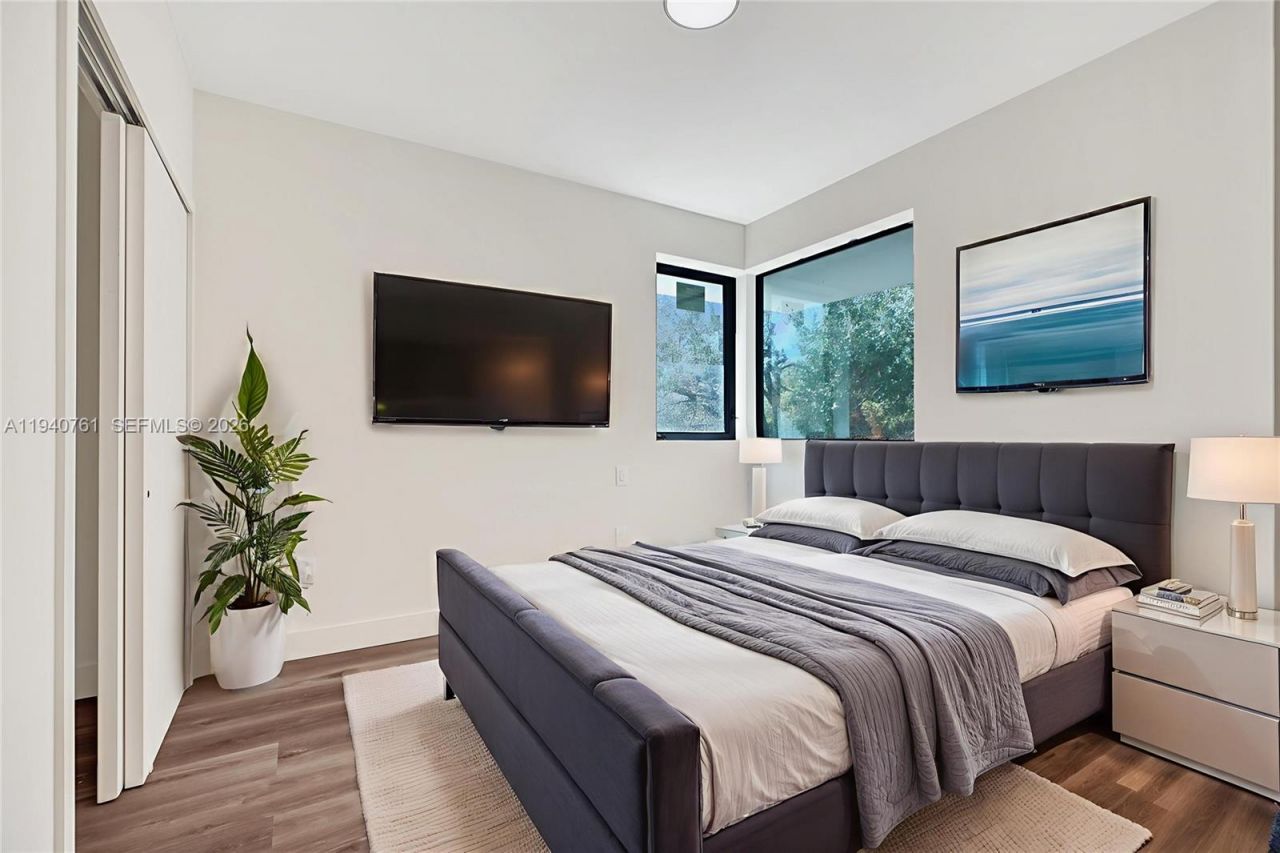 3071 Hibiscus St, Miami, FL 33133 Photo