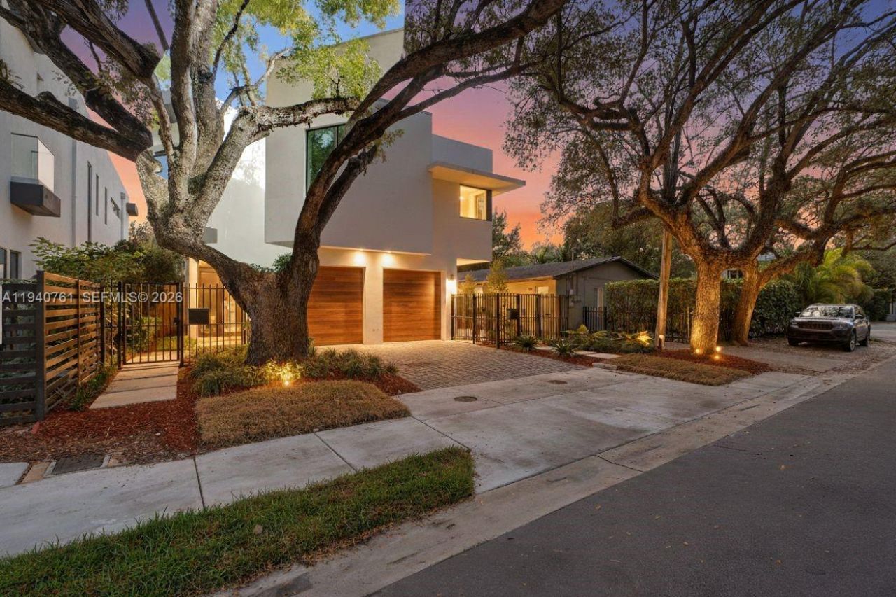 3071 Hibiscus St, Miami, FL 33133 Photo