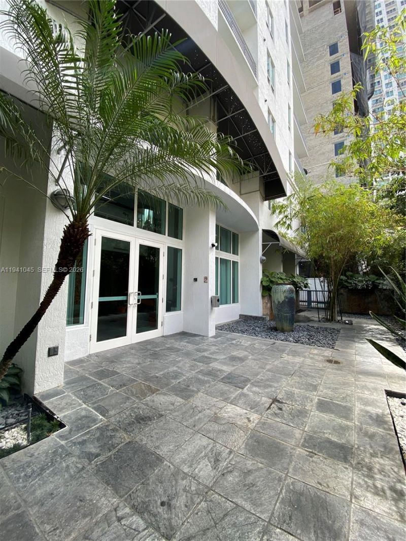 234 NE 3rd St, Unit LPH05, Miami, FL 33132 Photo