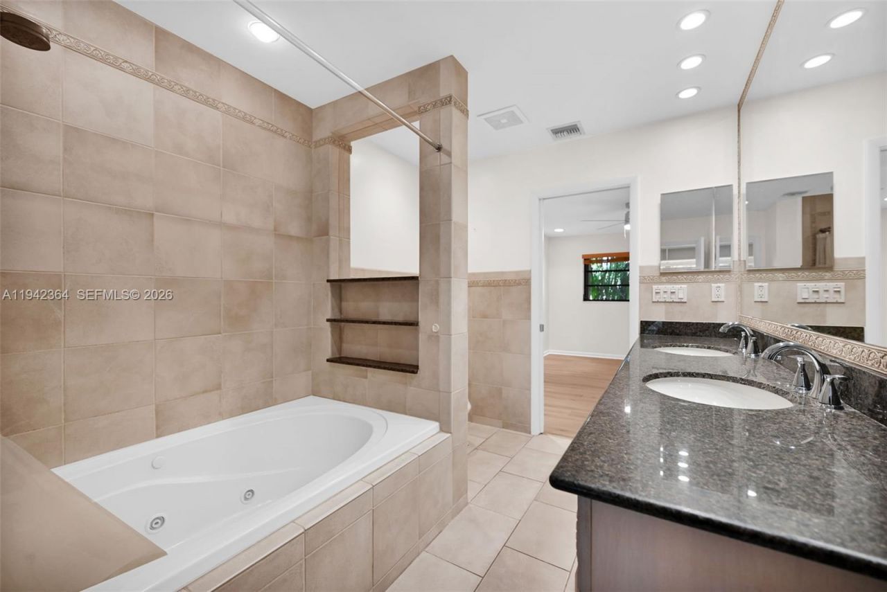 3951 NE 17th Ave, Unit 705, Pompano Beach, FL 33064 Photo