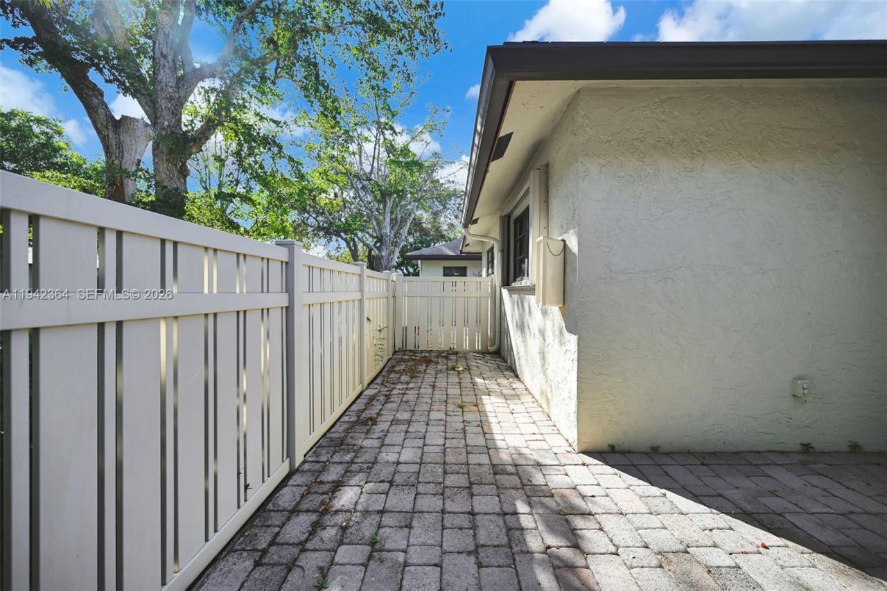 3951 NE 17th Ave, Unit 705, Pompano Beach, FL 33064 Photo