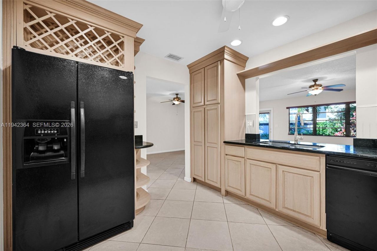 3951 NE 17th Ave, Unit 705, Pompano Beach, FL 33064 Photo