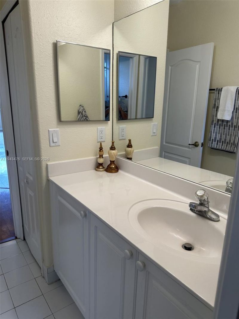 5542 NW 112th Ct, Doral, FL 33178 Photo