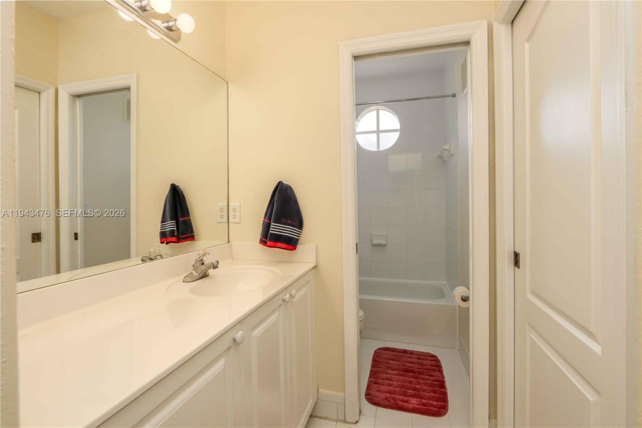 5542 NW 112th Ct, Doral, FL 33178 Photo