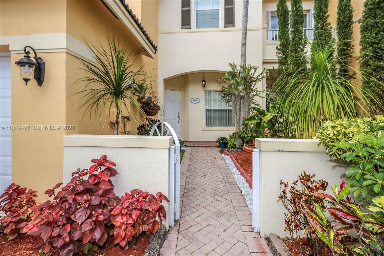 5542 NW 112th Ct, Doral, FL 33178 Photo