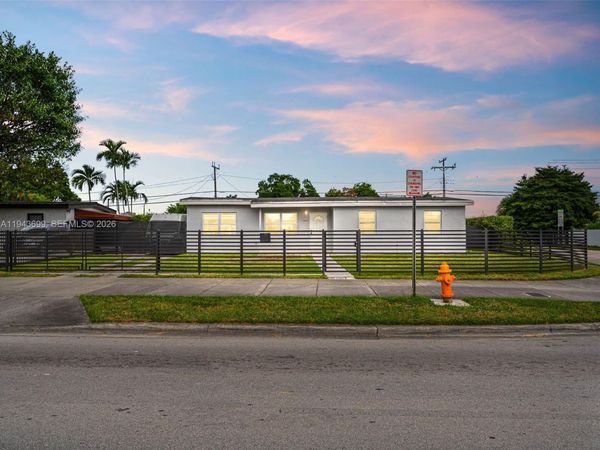 11401 SW 56th St , Miami, FL 33165
