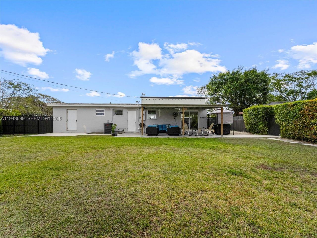 11401 SW 56th St , Miami, FL 33165 Photo