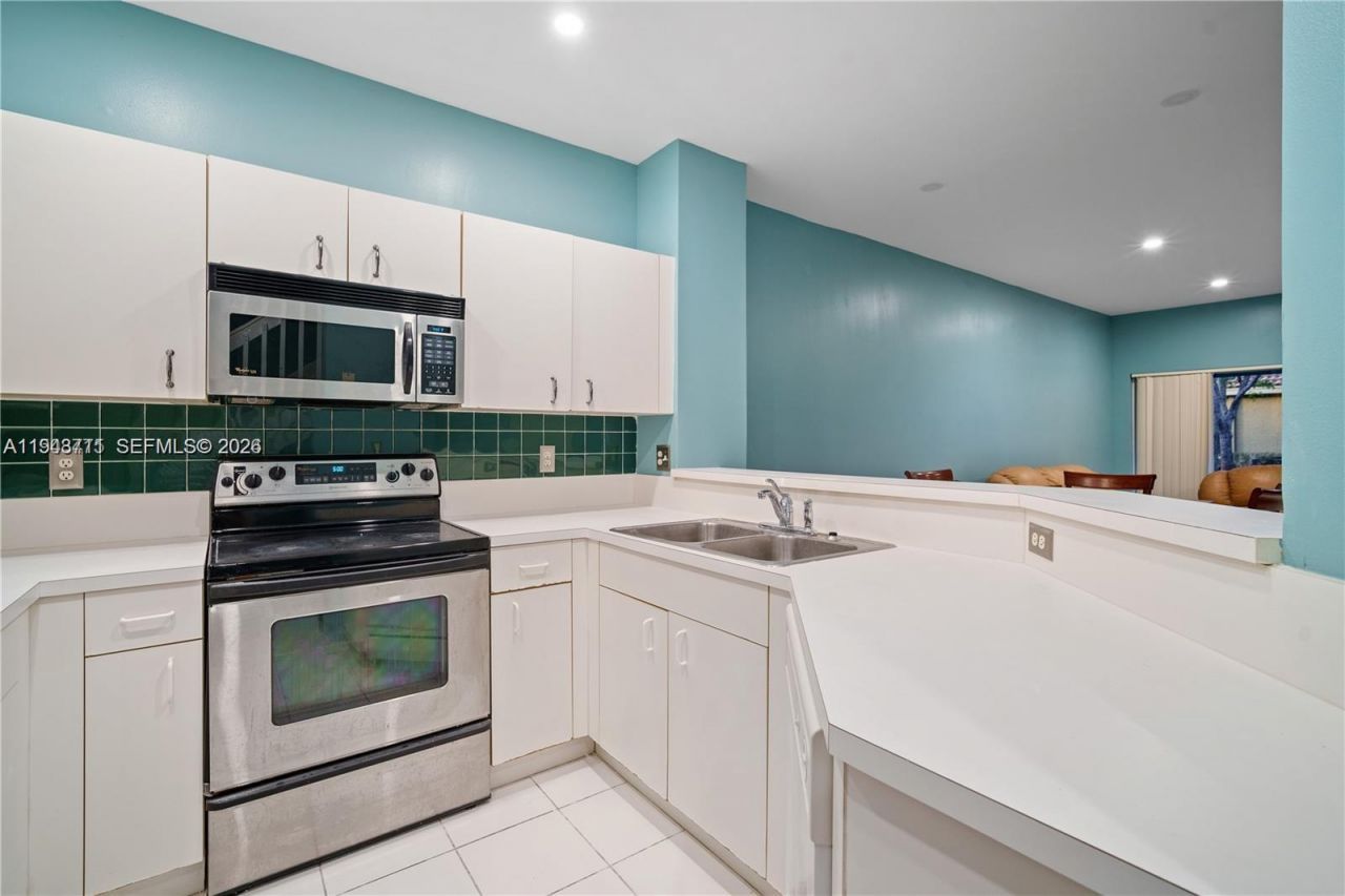 12111 SW 5th Ct, Unit ., Pembroke Pines, FL 33025 Photo